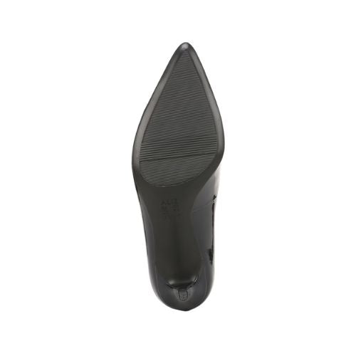 Bottom view of the Women's Naturalizer Everly Pump highlighting the textured rubber sole for added grip and stability on various surfaces.