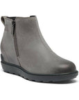 Women's Sorel Evie Zip II Wedge Boot in grey leather with side zipper and wedge heel, designed for comfort and grip in wet conditions.