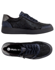 D2E05 Lace-Up Sneaker
