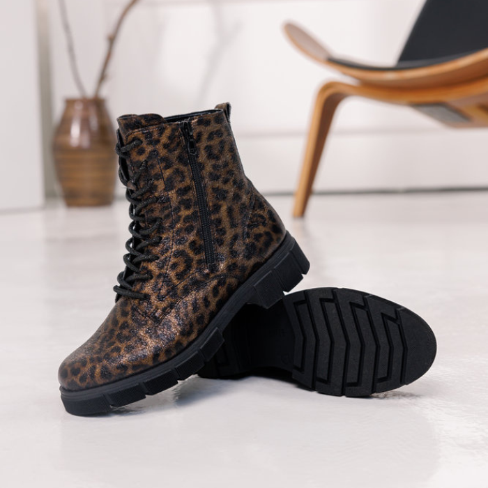 D2S72 Combat Boot