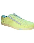 Aika sneaker in green leather with side zipper and lace-up front, ultra-lightweight and stylish.