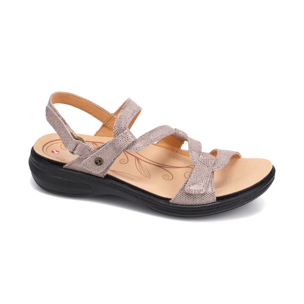 Women's Revere Emerald Leather Sandal in rose gold with removable footbed and supportive flat sole, perfect for casual wear.