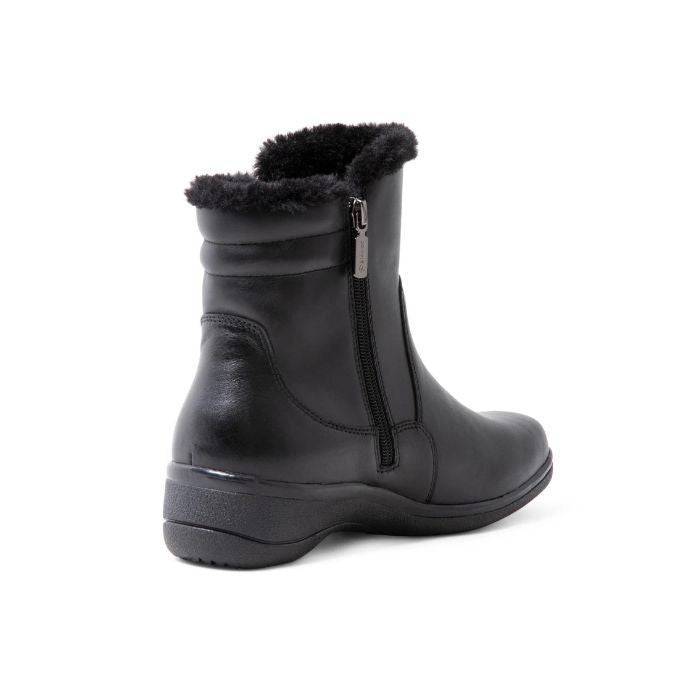 Back view of the Stevie boot. Black faux fur lining is visible.