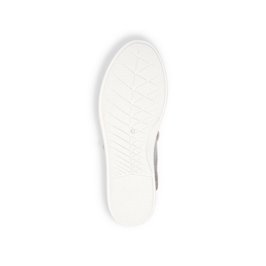 White outsole of Vionic&#39;s Malibu shoe