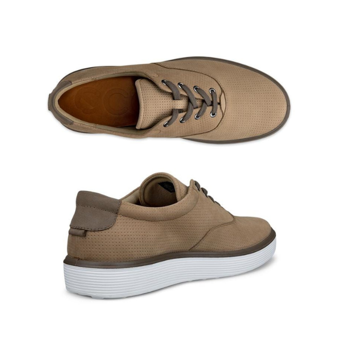Pair of Nutmeg brown casual sneaker swith dark brown laces, orange Ecco logo'd footbed, dark brown line above midsole and a white outsole.