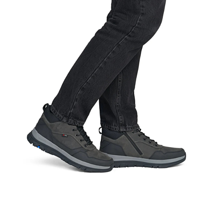 B9502 Lace-up Boot