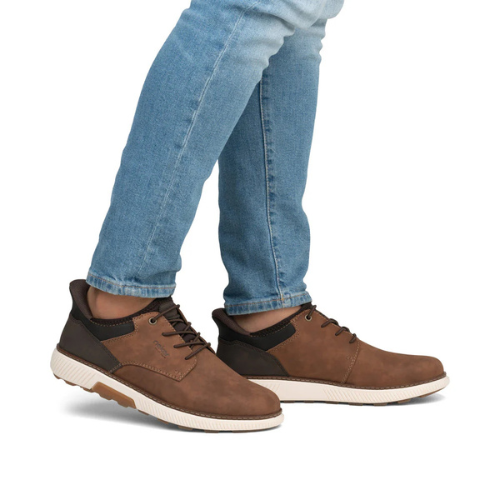 B3357 Lace-up Sneaker
