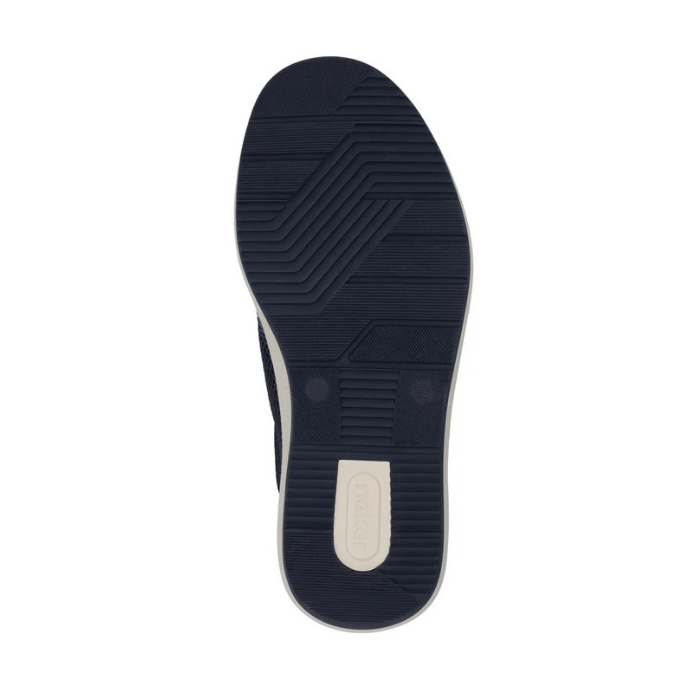 16901 Lace-up Sneaker