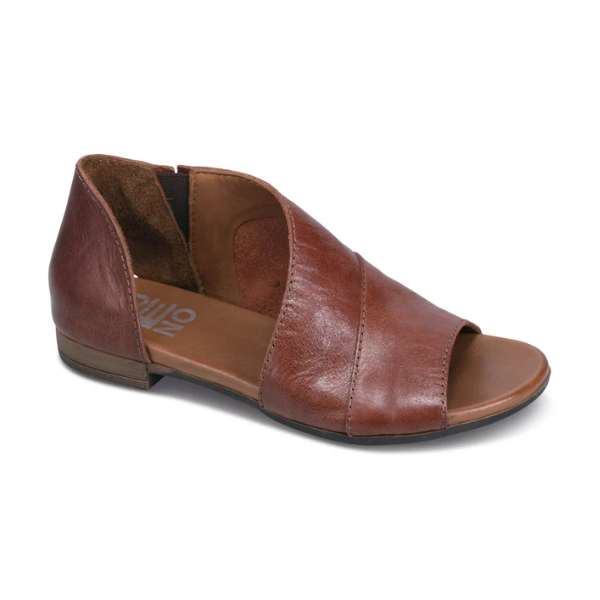 Women's Bueno Tanner Leather Sandal in brown with open toe, hand-worked leather, and elastic side goring for comfort and style.