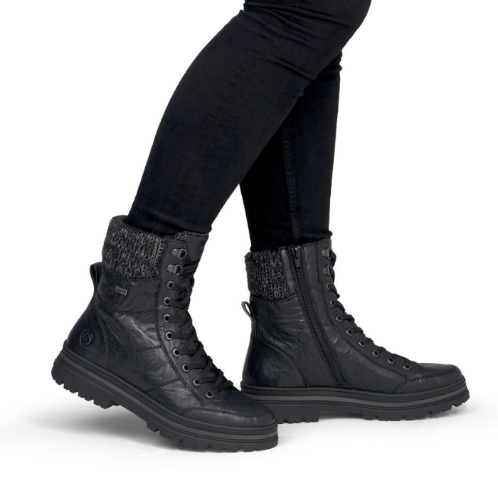 D2U70 Lace-up Boot