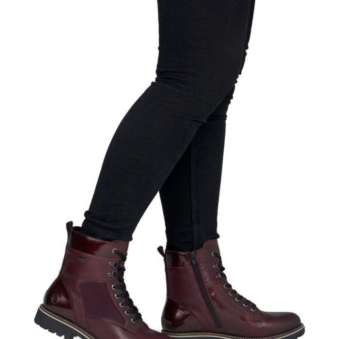 D8488 Lace-Up Ankle Boot