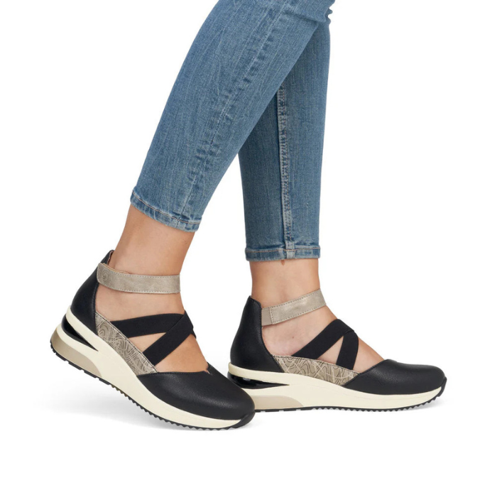 D2411 Shoe