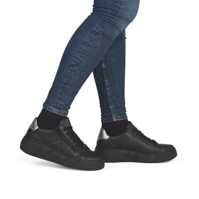 W2605 Lace-up Sneaker