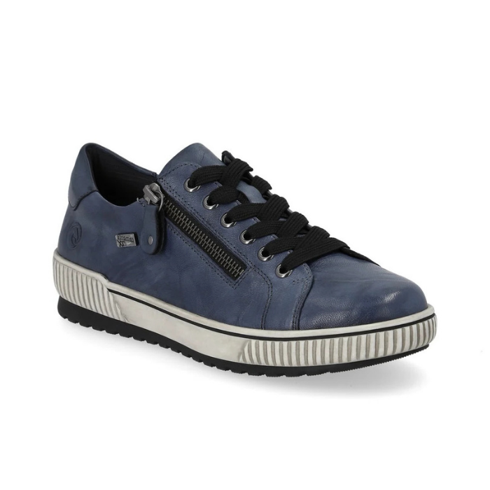 D0700 Waterproof Sneaker