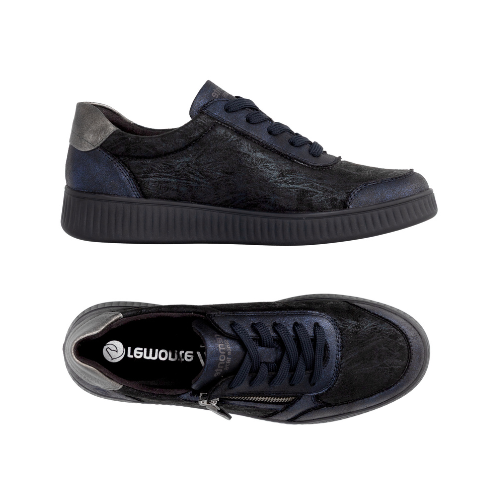 D2E05 Lace-Up Sneaker
