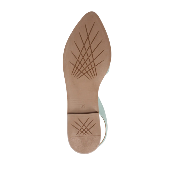 Criss-crossing line pattern tan outsole on slingback flat.