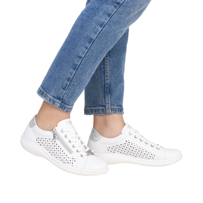 D1E08 Lace-up Sneaker
