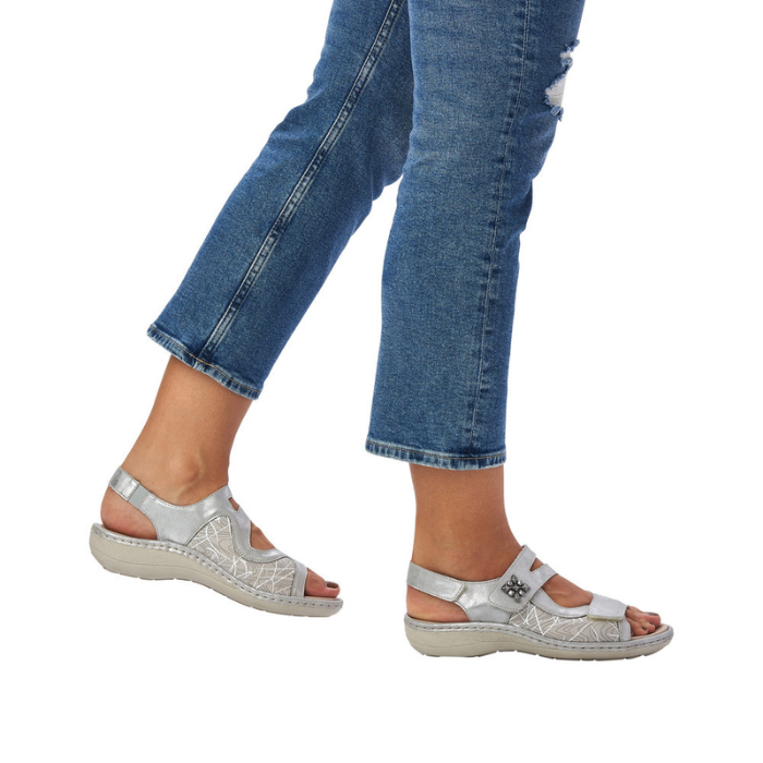 D7647 Backstrap Sandal