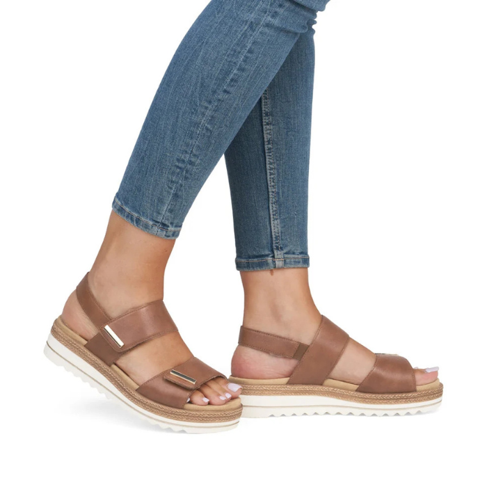 D0Q59 Backstrap Sandal