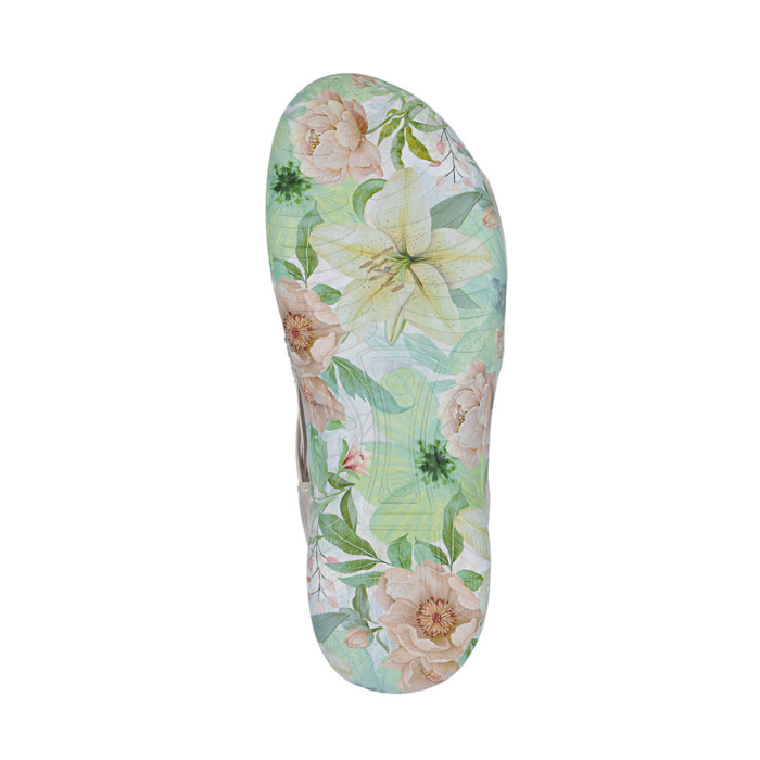 Floral patterned outsole with light tread.