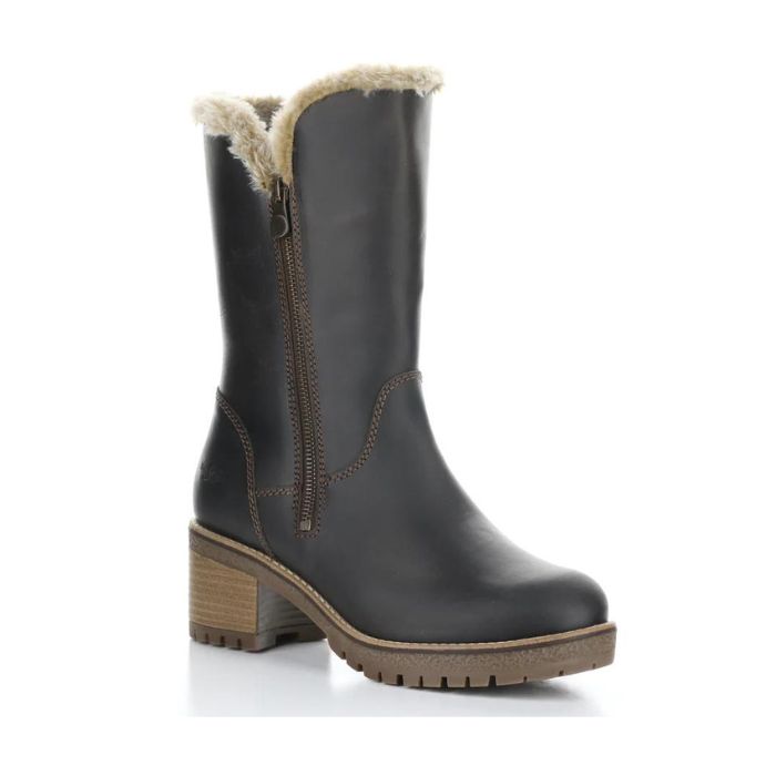 Brown leather mid-height boot with outside zipper closure, block heel and tan faux fur collar.