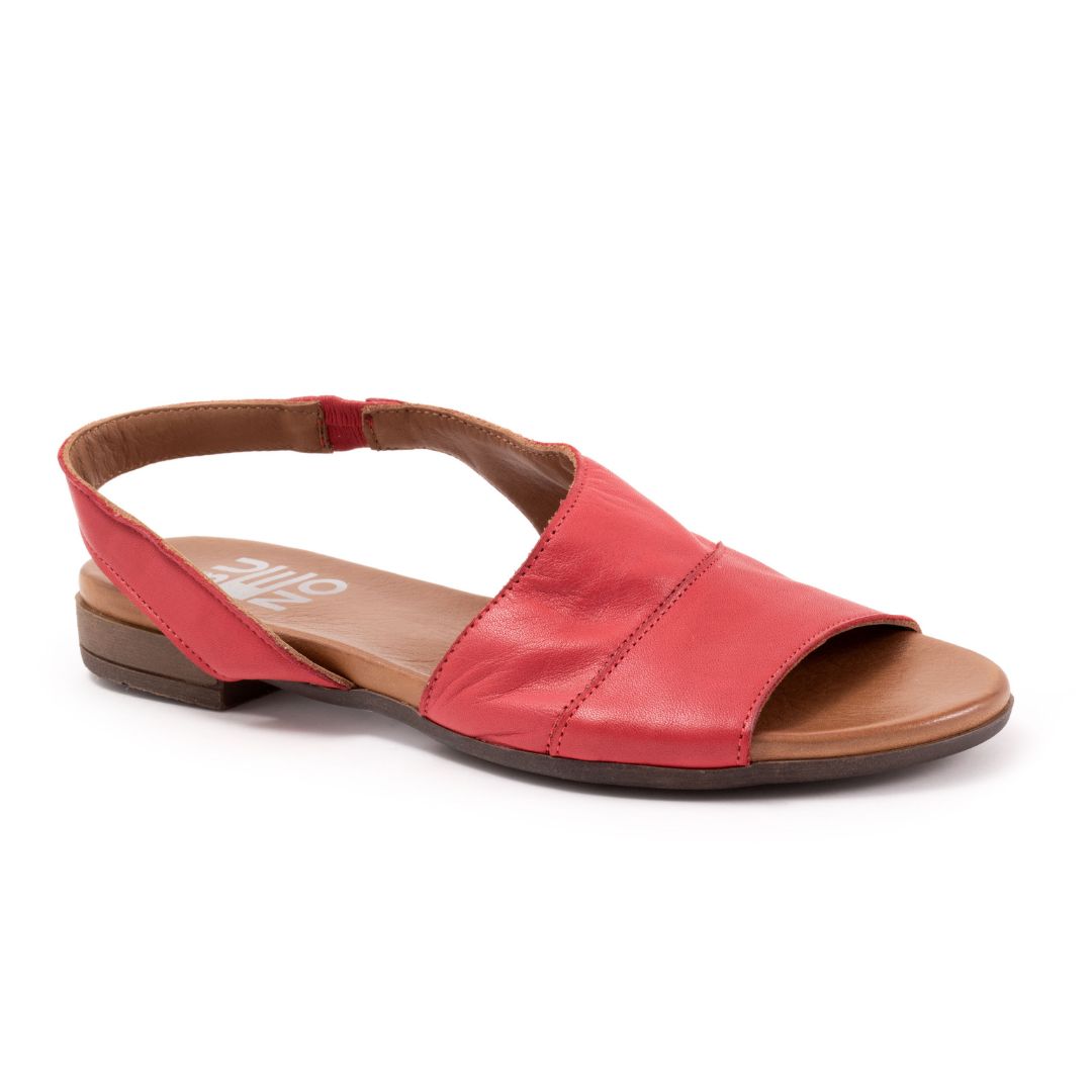 Red sandal with backstrap. Bueno logo on brown footbed.