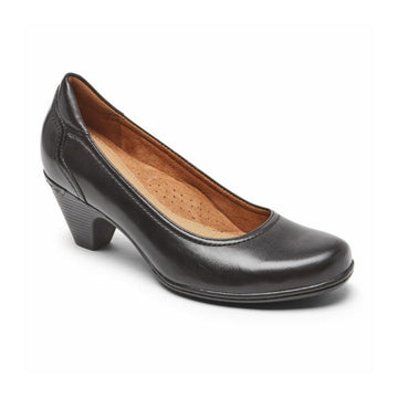 Black leather pump with thicker heel and detail stitching