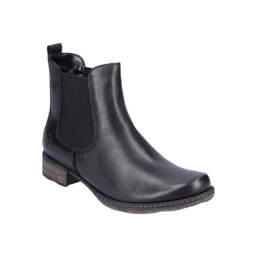 Black leathre Chelsea boot with low heel.