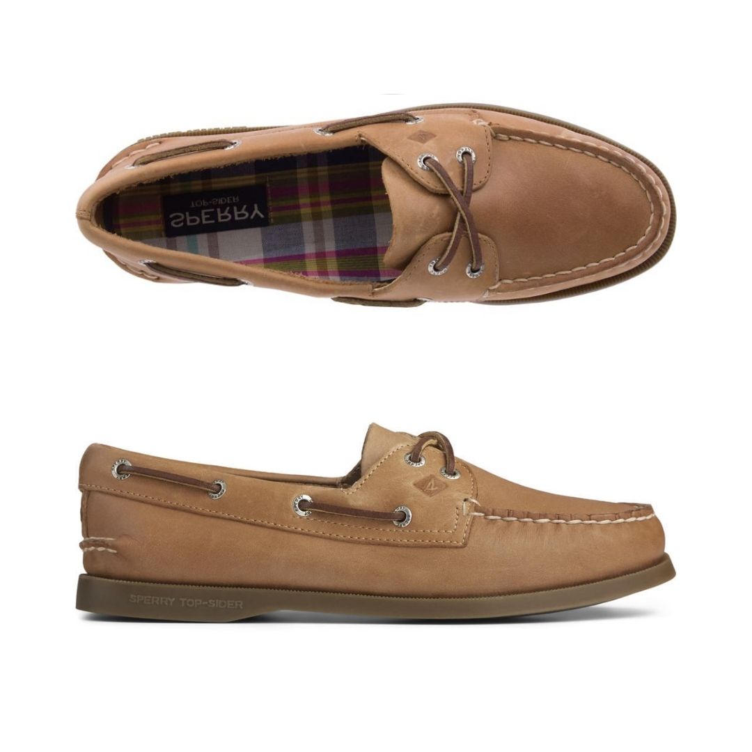 Top and side view of brown leather oat shoe with leather laces and contrasting stitching.